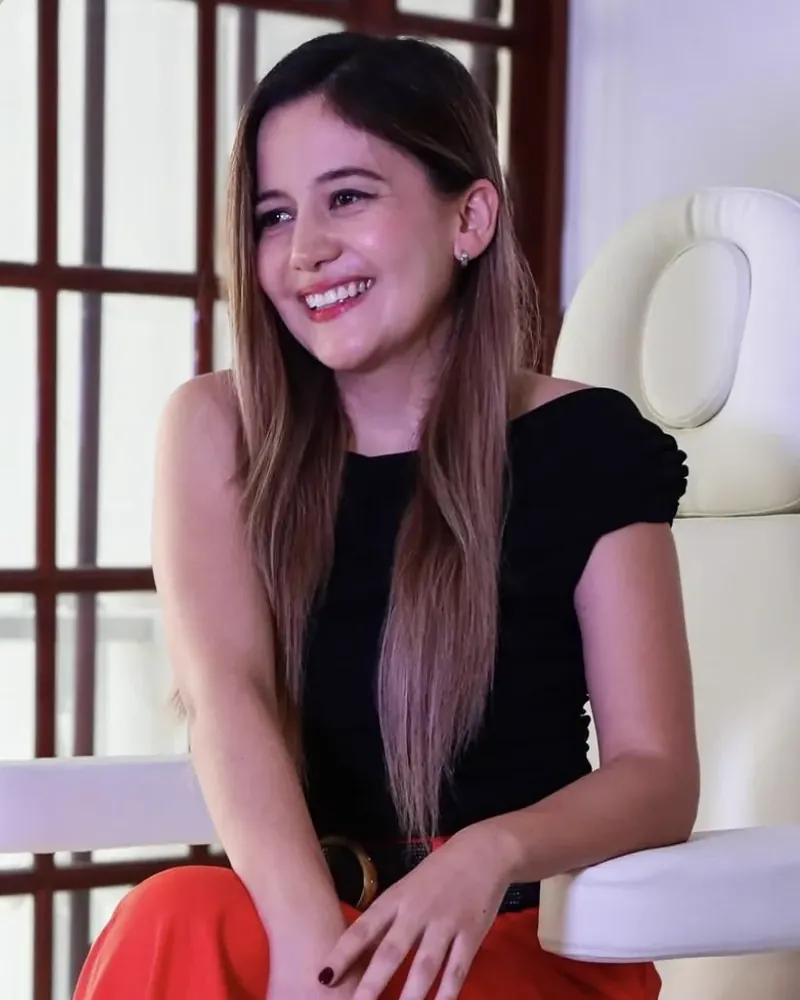 Dra. Belinda Martínez en su consultorio de Guadalajara